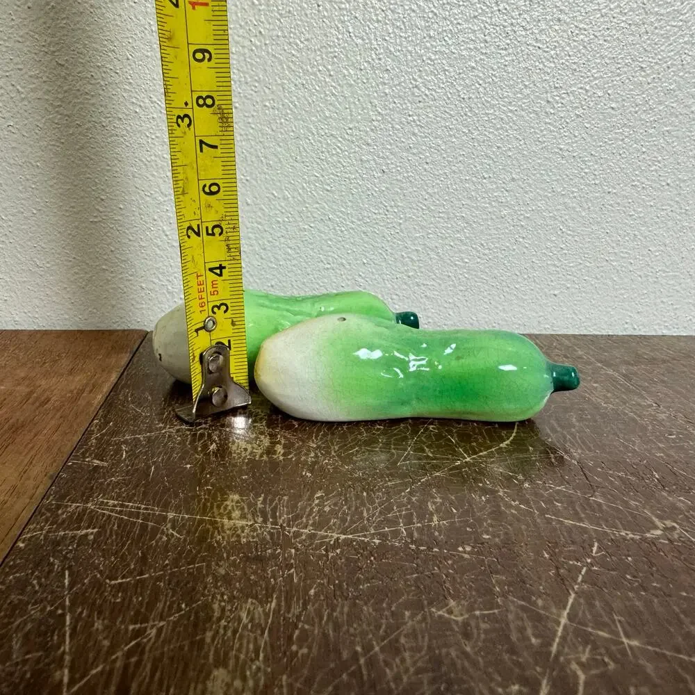 Japan VINTAGE Green Cucumber Porcelain Salt and Pepper‎ Shakers